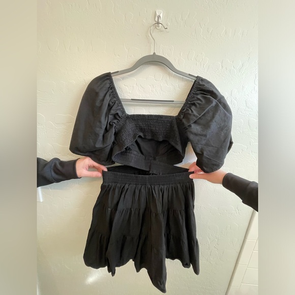 Cute two-style black mini dress with cut out - Picture 5 of 5